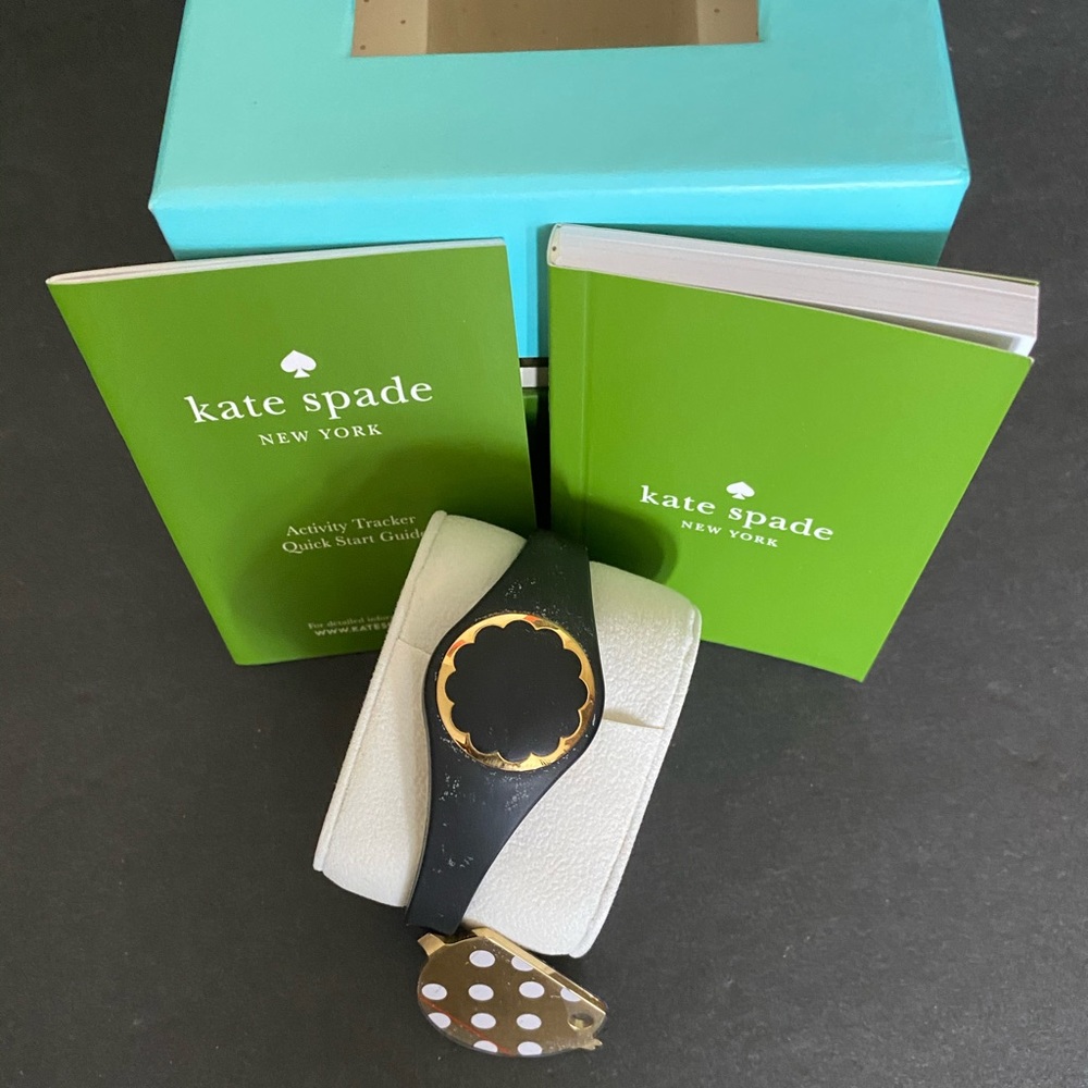 Kate Spade Scallop Activity Tracket - Picture 2 of 3